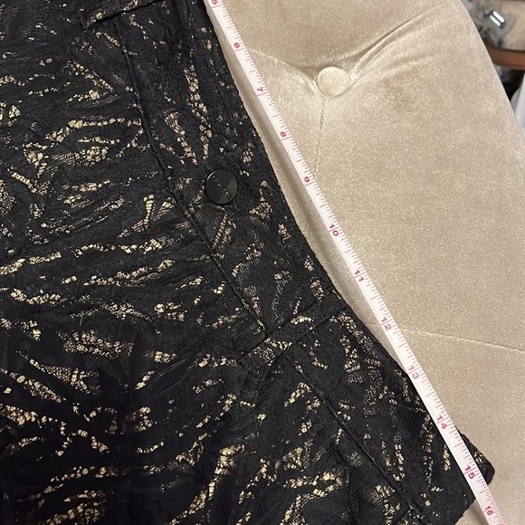 Cache black pants with gold foil and lace overlay - Picture 5 of 14